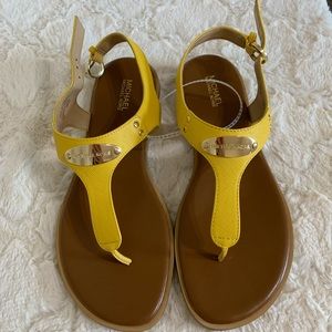 NEW Michael Kors Leather MK Plate Thong Sandals